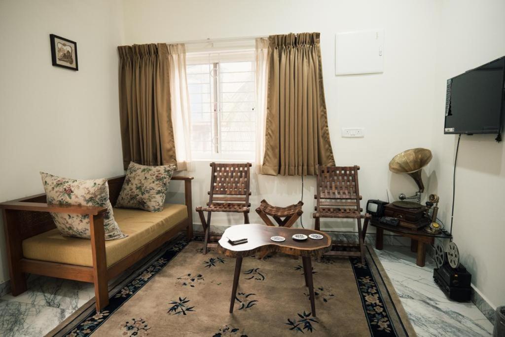 Nirvana Homestays Siolim Exteriör bild